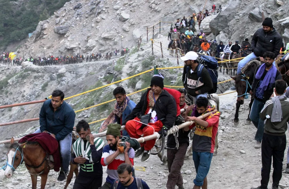 Pros and Cons of Hiring a Pony Palki for Amarnath Yatra